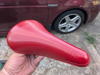 Sillín de plástico moldeado rojo vintage ITALIA asiento de bicicleta de carretera Foto 1 de 4