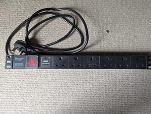 1U 6 Way 13A PDU Rack Switch Horizontal Mount Power Distribution Unit +2M Cable - Afbeelding 1 van 2