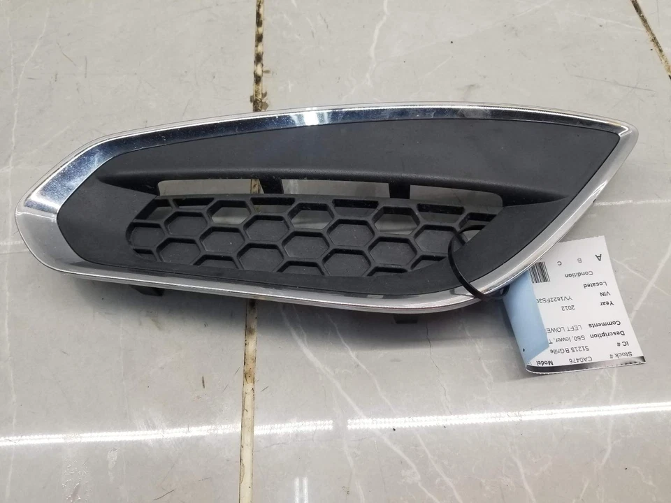 Parachoques inferior izquierdo Volvo S60 2012 con bisel cromado #009887 Foto 1 de 4