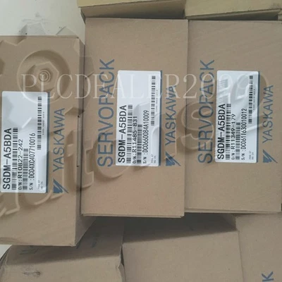 Servomotor de CA Yaskawa SGDM-A5BDA SGDMA5BDA nuevo 1 pieza Foto 1 de 4