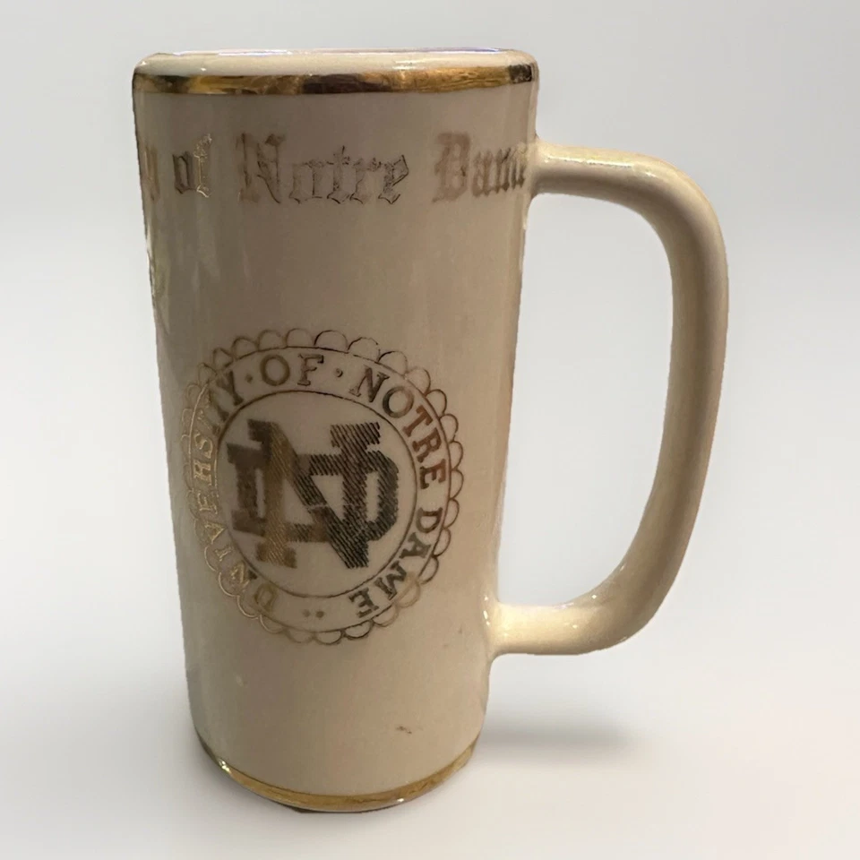 Taza de cerámica vintage de la Universidad de Notre Dame adorno dorado años 70 logotipo ND coleccionable Foto 1 de 4