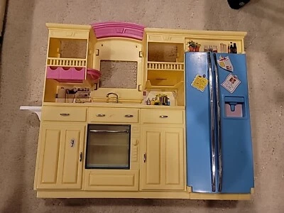 Barbie Play All Day Kitchen 2002  Foto 1 de 4