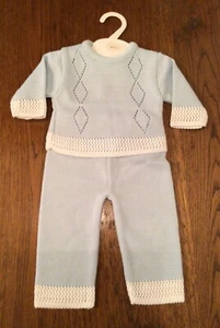 BABY BOY / GIRL KNITTED OUTFIT BABY BLUE / WHITE NEWBORN, 0/3 or 3/6 MONTHS BNWT - Picture 1 of 1