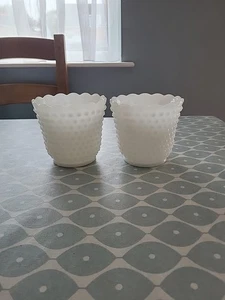 2 x Fioriere in vetro latte bianco con gancio di ancoraggio Fire King - Foto 1 di 12