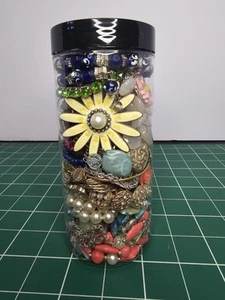 Mystery Jewelry Jar "Sunshine & Butterflies" Vintage To New Wearable Mixed Lot - Imagen 1 de 4