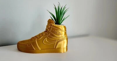 Zapatilla deportiva NIke Air Jordan maceta/soporte para lápices impreso en 3D Foto 1 de 4