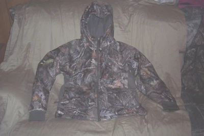 Boys XL Camo Jacket Insulated Hunting Jacket Waterproof Camo Hunting Coat - Image 1 of 4