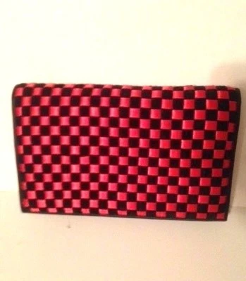 Rojo satinado negro terciopelo cuadros cinta noche sobre clutch 8.5x5x1.5" cordón 22"  Foto 1 de 4