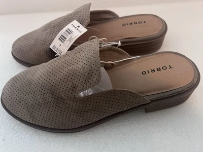 Mocasines Torrid Para Mujer 7 Anchos Sin Cordones Mula NUEVO Taupe Perforado Foto 1 de 4