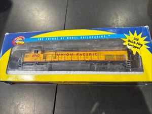 ATHEARN 'HO' GAUGE 91638 UNION PACIFIC SD45T-2 #4945 LOCOMOTIVE - DCC Ready - Picture 1 of 10