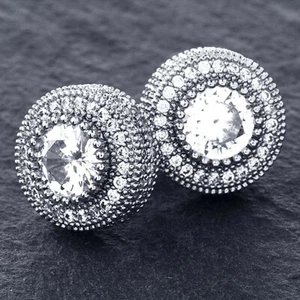 Uomo 3CT Rotondo Diamanti Finti Placcato Oro Bianco Halo Grappolo Orecchini - Foto 1 di 3