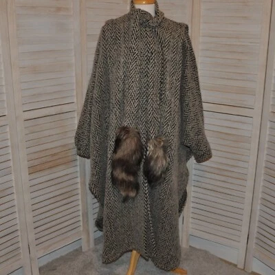 Abrigo con Capa de Lana Capri de Colección para Mujer Pequeño Espina de Arenque Ala de Murciélago Bolsillos EE. UU. Negro Crema Foto 1 de 4