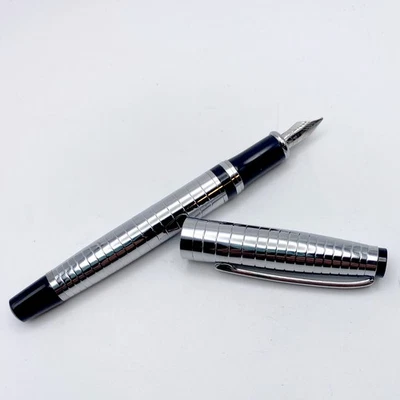 Pluma Estilográfica FPR Ambassador Cromo Cincelado Ultra Flex Plumín Revolution Foto 1 de 4