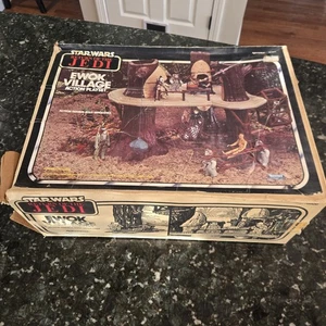 Kenner Star Wars Ewok Village 1983 vintage con scatola ROTJ Star Wars Playset - Foto 1 di 23