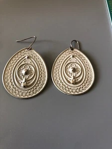 Pendientes vintage en tono plateado - Imagen 1 de 3