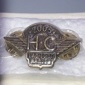 Harley Davidson Owners Group 2005 Ladies Of Harley Pin New In Package - Picture 1 of 2