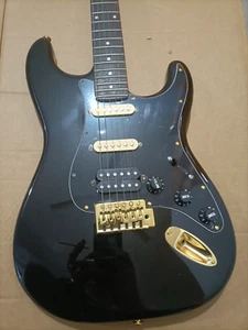 Tastiera in palissandro per chitarra elettrica Solid Body Black ST pickup HSS hardware oro - Foto 1 di 7