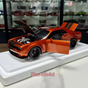 AUTOart 1:18 DODGE CHALLENGER SRT Exclusive Car Model Alloy Diecast Gifts Orange - Imagen 1 de 9