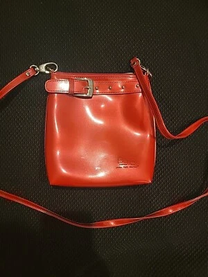 Bolso Beijo ROJO Bandolera Bolso con Hebilla Plateado Herrajes Cierre de Cremallera Correa Ajustable Foto 1 de 4