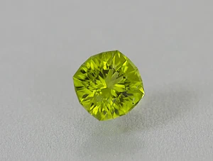 Peridot. Apfelgrün. Präzisionsschnitt. 10,90mm. 5,70ct. Super genial & genial - Bild 1 von 4