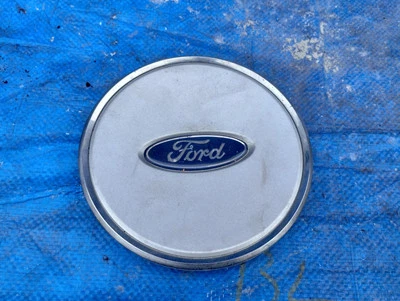 2001 2002 2003 Ford Windstar Center Hub Cap 1F22-1A096-AB / 3F23-1A096-FA Bl - Image 1 of 4