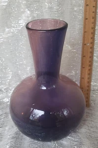 Mid Century Modern polnische zweifarbige Amethyst Glas Vase 9" mundgeblasen  - Bild 1 von 6