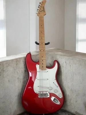 Guitarra Eléctrica Fernandes Rojo Perla Cuello Arce Estilo ST Foto 1 de 4