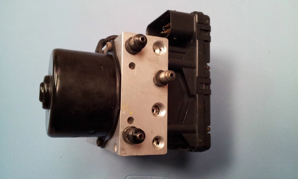 LINCOLN LS 2000 2001 2002 MÓDULO BOMBA 1W432C219AD  Foto 1 de 4