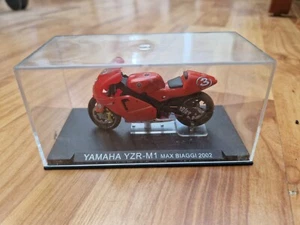 1/24 DEAGOSTINI IXO - 2002 YAMAHA YZR-M1 MAX BIAGGI DIECAST MOTORCYCLE BIKE - Picture 1 of 2