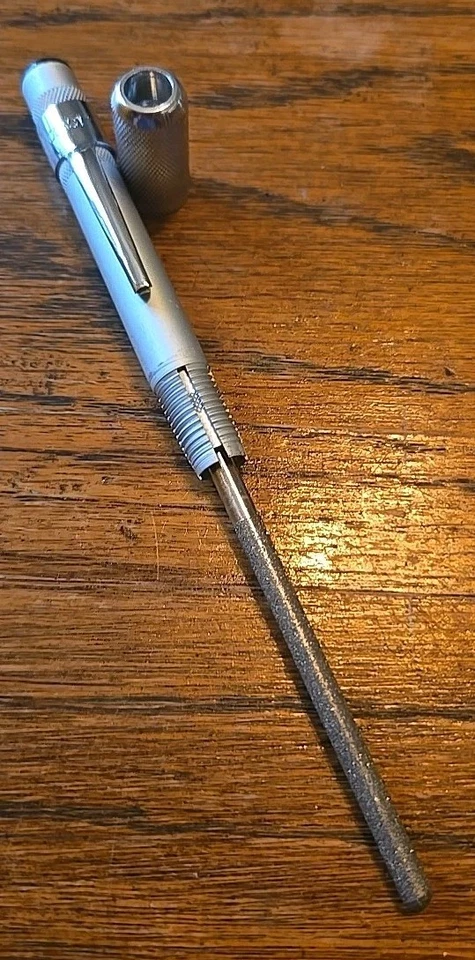 Afilador de cuchillos de diamante retráctil Coast  Foto 1 de 4