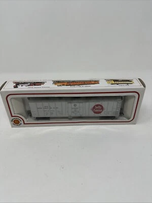 Bachmann HO Scale Swift's Premium Refrigerator Line Model Railroad Car In Box - Image 1 of 4