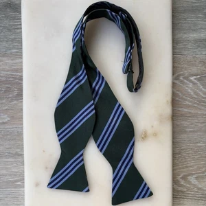 Brooks Brothers Krawatte Fliege 100% Seide verstellbar grün hellblau gestreift - Bild 1 von 4