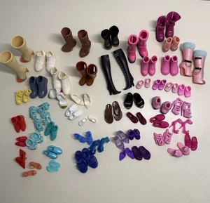 Lote Mixto de 50 Pares de Zapatos de Muñeca = Varios Tamaños y Estilos - Sin Marca - Imagen 1 de 8
