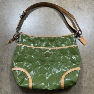 Bolso de hombro Coach F20022 Peyton de cuero tostado charol verde en relieve - Imagen 1 de 11