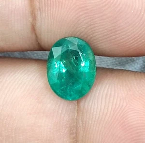Smeraldo naturale sfuso verde profondo certificato 2,88 ct pietra preziosa oliata minore - Foto 1 di 6
