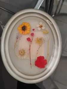 Pressed flowers soap dish 5/4 multi color flowers - Picture 1 of 9