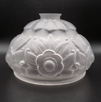 Abat-jour suspension en verre moulé dépoli à décor floral géométrique Art Déco - Photo 1/4