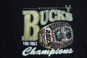 Fanatics Herren Milwaukee Bucks Black 2021 NBA Finals Ring Shirt Gr. 2 XL - Bild 1 von 4