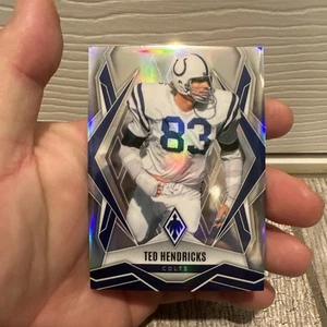2025 Panini Phoenix Silver Holo Ted Hendricks Indianapolis Colts  - Bild 1 von 3