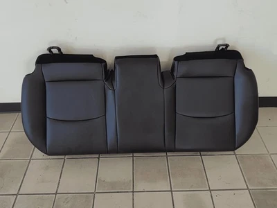 Cojín de banco inferior para asiento trasero Toyota RAV4 2019-2024 con cubierta OEM Foto 1 de 4