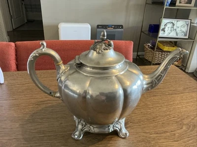 Antigua tetera de peltre del siglo XIX (Shaw & Fisher) plato de plata Foto 1 de 4