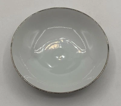 Cuenco de bayas Noritake Fremont #6127 con borde de platino Foto 1 de 4
