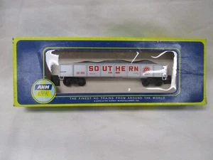 HO Scale AHM 5542 SOTHERN Model Train Car - Picture 1 of 2