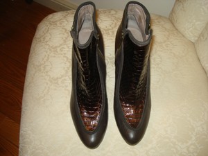 donald pliner cazzie block heel bootie
