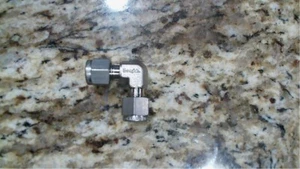 Swagelok SS-400-9, 1/4" Tubo x 1/4" Tubo Codo - ENVÍO GRATUITO - Imagen 1 de 1