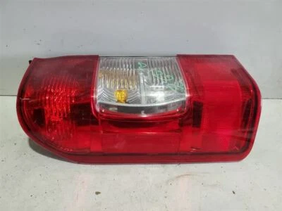 12-19, Nissan NV2500, luz trasera del conductor cuarto de panel montado, PN - 26555-1PA0A Foto 1 de 4