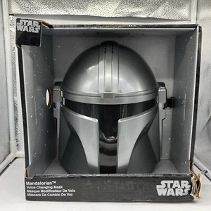 Star Wars Mandalorian Voice Changing Mask Helmet Disney Parks Store Cosplay New - Picture 1 of 6