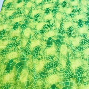 Tela Acolchado Piel de Serpiente ~ Venta Por The Fat Quarter FQ ~ 40 cm L x 40 cm W Nuevo - Imagen 1 de 7
