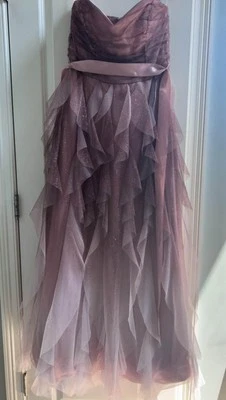 Vestido feminino Teeze Me rosa ombré com babados em camadas sem alças, tamanho 11 - Imagem 1 de 2