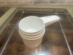 Vintage Light Gray Plastic Tupperware Measuring Cups. Set Of 3 - Picture 1 of 5